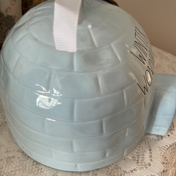 Rae Dunn - WINTER WONDERLAND - igloo birdhouse - Picture 6 of 6